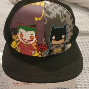 𝅺DC Comics Joker vs Batman Hat